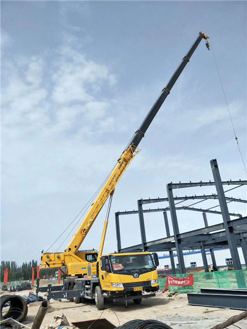 武乡县超高层建筑钢结构吊装案例